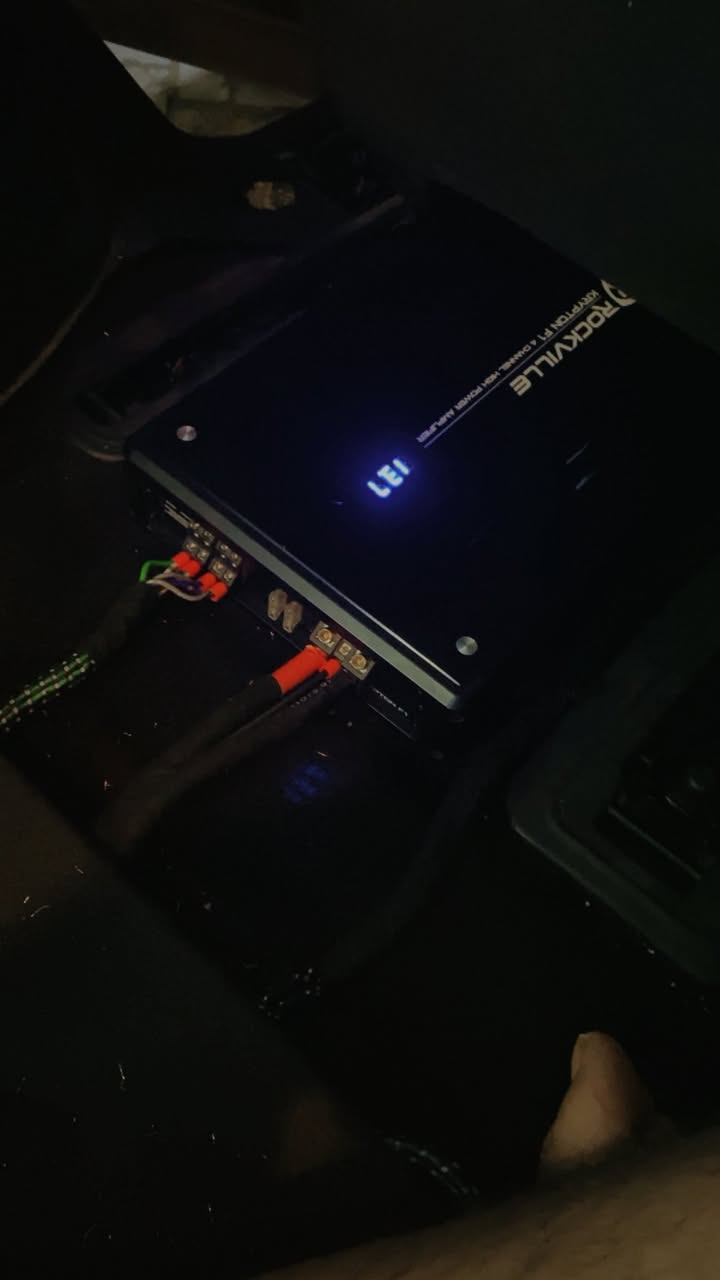 تم العمل على توسان 2025 هايبرد 😉🔥
تم تبديل منظومه الصوت ب الكامل من البلادي الاعتيادي الى النظام الاحترافي🔥😍💪🏻
تم اضافه تخم سماعات هارمن كاردن مع اضافه تويترات اماميه بدشبول😁👇
مع اضافه امبلي فاير اربعه جنل لتشغيل المنظومه بقوه 500ارمس👌♥️
مع اضافه دمام بايونير بقوه 1200 واط😎💪🏻
مع اضافه ضفيره  خاصه للسماعات نحاس100ب100 مغلفه الياف فايبر كاربون ومعزوله عزل تام🔥🔥
مع اضافه كيبلات 4كيج نحاس مع فيوز بقوه 100 امبير
ونتيجه امامكم 
مكاني بغداد طالبيه بنزله جسر مال فلكه 83 بشارع مستشفى ابن البلدي الزهراوي شغلب ب بيت ويوجد توصيل كافه انحاء العراق مع ضمان 
***********
