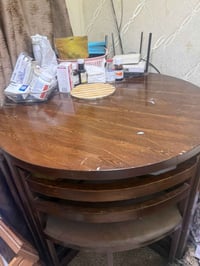 ميز طعام دائري 4كراسيالسعر150الف وبي مجال للاستفسار الاتصال07706735270