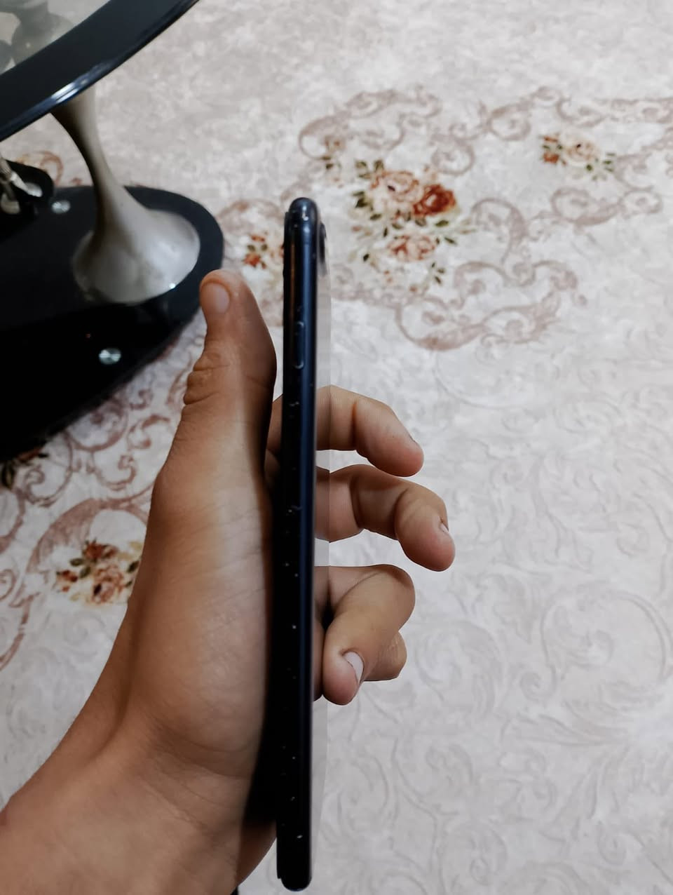 سلام عليكم ايفون 7بلس جهاز نضيف شاشه بلادي ما مبدل ولا فطر وحته بطاريه بلاديه كلشي ما مبدل بي كامرات واضحه كلش بصمه شغاله سيم كارت شغال صامت شغال شبكته فول حيل نضيف بيع او مراوس مع xrمحور او عادي شراي خاص او خابرني***********مكاني قادسيه
