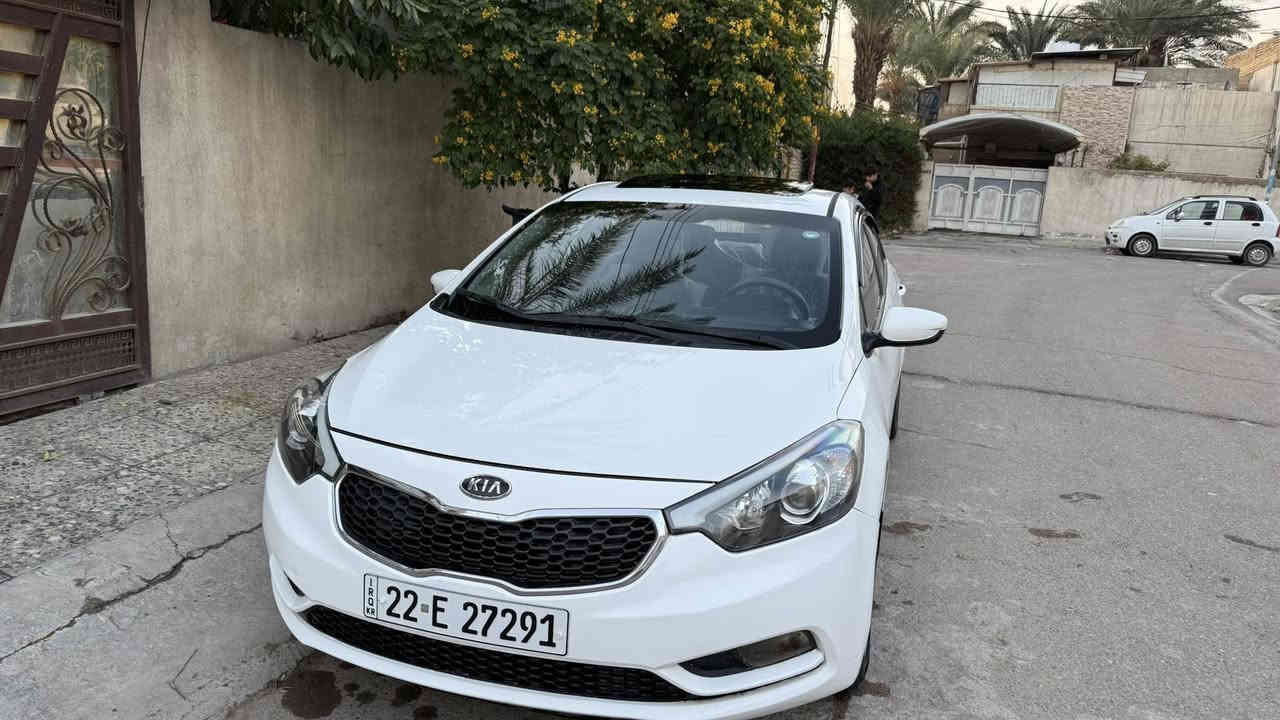 سيراتو خليجي موديل 14 فول موصفات عدى بصمه 
سلايد روف 
تحكم ستيرن 
لد امامي و خلفي 
مودم درايف 
محرك دوش 1.600 
سنويه و هزه و رقم كله جديد ب اسمي 
مكاني بغداد حي الاعلام رقمي 
***********
