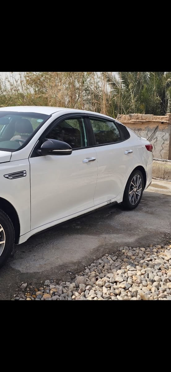 السلام عليكم كيا اوبتيما للبيع موديل 2020 وارد امريكي قطعتين صبغ بنيد وجاملغ بدون دواخل السياره جاهزه من كير مكينه حداديه تبريد كهربائيات تخم تاير سياره ماذب عليه الف المحرك عل البلاد مامفتوح برغي 
رقم اربيل 
تحويل وكاله حاضر 
مكان السياره بابل الهاشميه 
السعر 139وبيها مجال 
رقم الهاتف ***********
