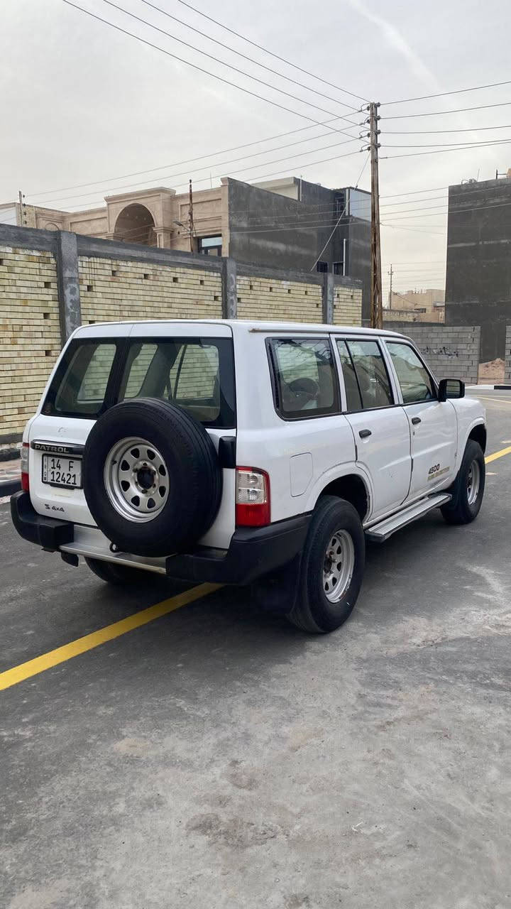 نيسان باترول 2003  كابريتر رقم بصرة سنوية 2030 سيارة كير ومكينة البلاد تواير بالون سبير مقاعد جلد مدوشمة لحماية المقاعد تكاية عدد 2 تانكي ماي 

***********
