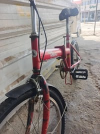 بسكليت • مقابل مجمع السجاد • قابل تفاوض