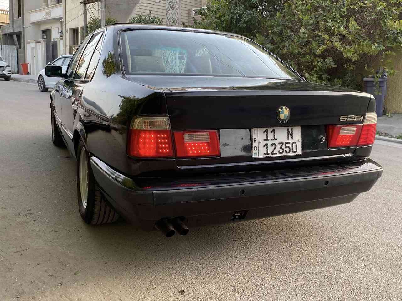 سلام عليكم للبيع فقط بدون مراوس بدون اقساط
مسكر عدل اصل تكمه وسنويه وبليته525 
موديل 1992
رقم بغداد الجديد هزه جديده سنويه2030
صدر امامي خلفي جديد 
كير وحرك جدد صافيه بدون اي خربطه اكسل3.23 
داخل جلد وصاصي كهرباء m مساند دبل ايرباك صاج اسود 
شفت ستيرن كهرباء جعمقه كهرباء 
كهربائيات كلها شغاله والسلايد هم شغال 
تبريد شغال ثلاجه
4جام كهرباء تخم تاير جديد السياره جاهزه
شارحلك كلشي بلمنشور لتسالني شبيها كلشي كاتبلك 
مكاني بغداد السيديه السعر 55 وبي مجال بسيط 
الشراي يتصل ***********
