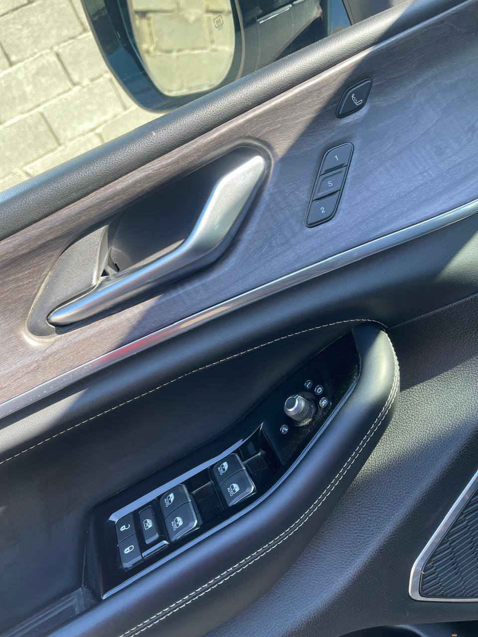 السلام عليكم جيب اوفر لاند للبيع موديل 23  شركه هارلم فول موصفات  3شاشات اماميه جكات داتا شو فول للأخير السياره ماشيه 16 الف بعدها بل ظمآن السعر 46  للاستفسار على الهاتف *********** وشكرا بغداد, العراق
