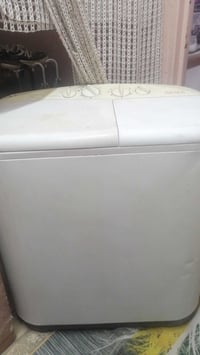 غسله للبيع يابانيه  تسعه كيلوات 75 وبيها مجال السعر 07781443801