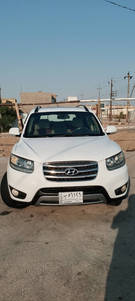 سلام عليكم  سنتافي مديل 2012 كفاله عامه ما عده صبخ بجاملغ الامامي  4صابع  فول موصفات فتحه تحكم ستيرن كشنات جلد  كشن كهرباي بصمه  فول 1/1شاير بل مرايه  كير مكينه حداديه كفاله  تخم تاير  جاهزه سعره 168وبيه مجال الشراي هاذ رقم الهاتف ***********
