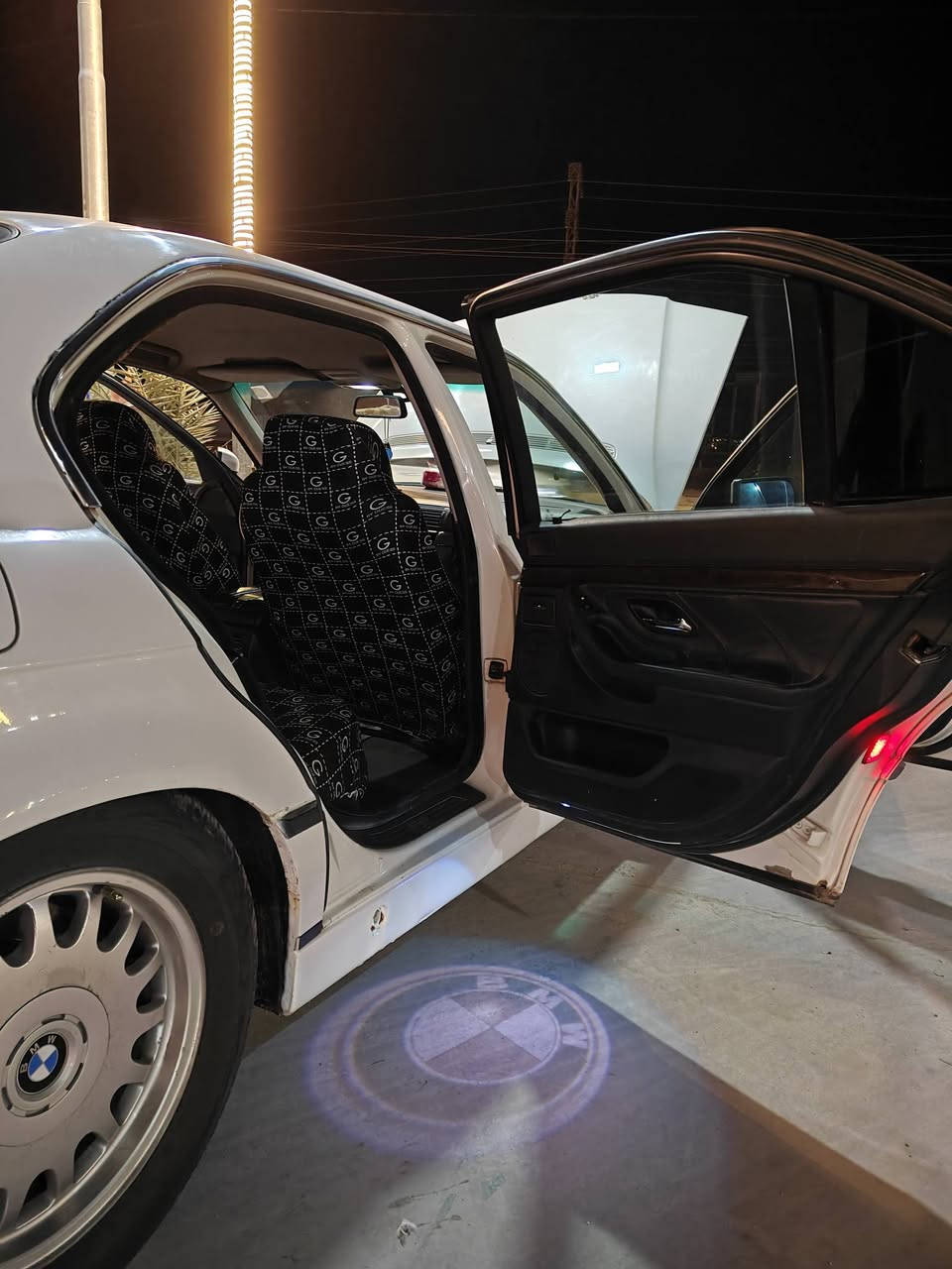 سلام عليكم من رخصت مدير الكروب المحترم 
بي ام للبيع مديل 95 حجم 730اصل بسمي سياره رقم نكليزي مكفوله من ضربه وخياس صبغ جماليه كلشي بيه شغال نقص بس دبلات خلفيه 
مكان نجف كوفه *********** سعر 75وبيه مجال قليل
