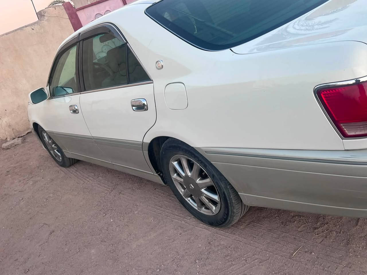 سلام عليكم
ملكه موديل ٢٠٠٣ رقم أ بصرة  ٣ دكم  بيها تبديل جاملغ وبنيد بسبب لون اسود من اليابان بدون ضربه مكفوله السياره شرط الفحص 
قرار ١٠٢.  باقي بس تكمل معامله بمرور البصره وتاخذ رقم إنكليزي 
وكاله عامه او تحويل  سنويه لل٢٠٢٨   سيارة مالت جناي 
السعر ١٥٣ $ للعلم الرسوم المتبقيه ع معامله أنا أتحملها مكان السياره 
البصرة قضاء المدينه 
الرقم اتصال او واتساب ***********
