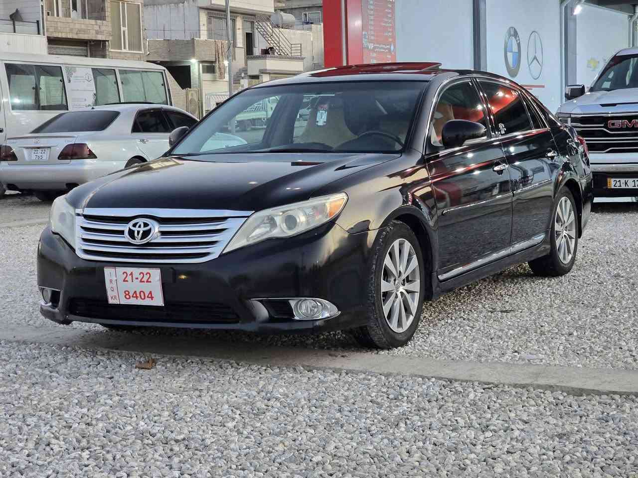 بەناوی خوا

تۆیۆتا ئەڤەلۆن ساخ ساخ 2011 لمیتد
کۆدی ئاسایشی بۆکراوە

قەپات قەپات مواسەفات

کوشن سارد و گەرم
سڵایت
 پێنج بەسمە
سیدی بۆکس
حاسەو کامێرا
تەحدید سورعە
پەردە
ناو ڕەش

سەیارەکە دوو پەڵە بۆیاخی هەیە بێ دەعم و لێدران

هیچ مەسروفێکی تێدا نیە تکایە پرسیاری هیچی مەکە
گشت گیانی لایت بۆ لایت بەشەرت

تەنیا تێل
***********
ڤایبەر واتسئاپ
