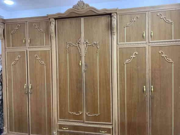 الرتفاع مترتين و٥٥ وطول ٣مترات وسبعين قبل خمس اشهر فصلتا رقم الهاتف ***********
