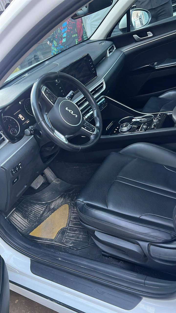 السلام عليكم k5 موديل 2022 وارد كوري ( ماينكفل من الصبغ) فول مواصفات للاخير ماعدا البنراما كشنات جلد تدفئه كشنات تدفئه ستيرن شفتات سرعه كير ماوس رادارات اوتو هولد سايد بريك كهربائي  انضمه قياده شاشه جبيره 
بيه قطعتين صبغ وجاملغ مضروب ضربه خفيفه وراجع لاايرباك ولا ايشي سطحي جاهزه للاخير  نقص برغي مابيها رقم بصره الجديد تحويل وكاله ثاني يوم السعر 170وبيه مجال قليل مكانها البصره 
الرقم 
***********
