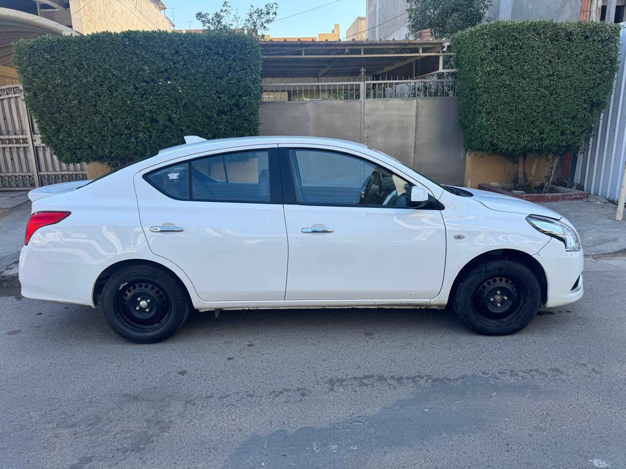 السلام عليكم 
للبيع سني هندي ام البليته الزركه موديل ٢٠٢٤
مكفوله كفاله عامه من ضربه وصبغ وتبديل والبارد ماشية ٥٠ ألف او اقل جام كهرباء  2 قطعة
 تبريد ماشاء الله وحاكيه وتحكم جه واحده وشاشه وكامرة دوارة رقم بغداد  السعر  120 وبيها مجال حك الشراي العنوان بغداد الكريعات ***********
او ***********
