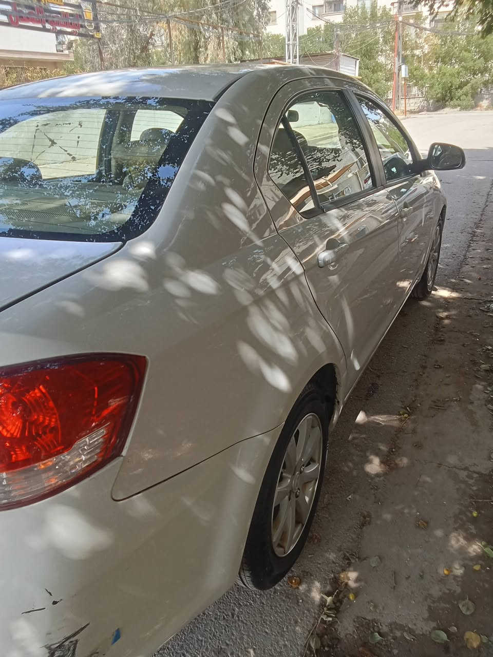 السلام عليكم فولكس11كير عادي  نضيفة كلش بدون نواقص باسمنة استخدام شخصي ماشية112تخم تاير صدر كلشي بيها شغال ونضيف تبريد تدفئة رقم بغداد السعر52 الاستفسار***********
