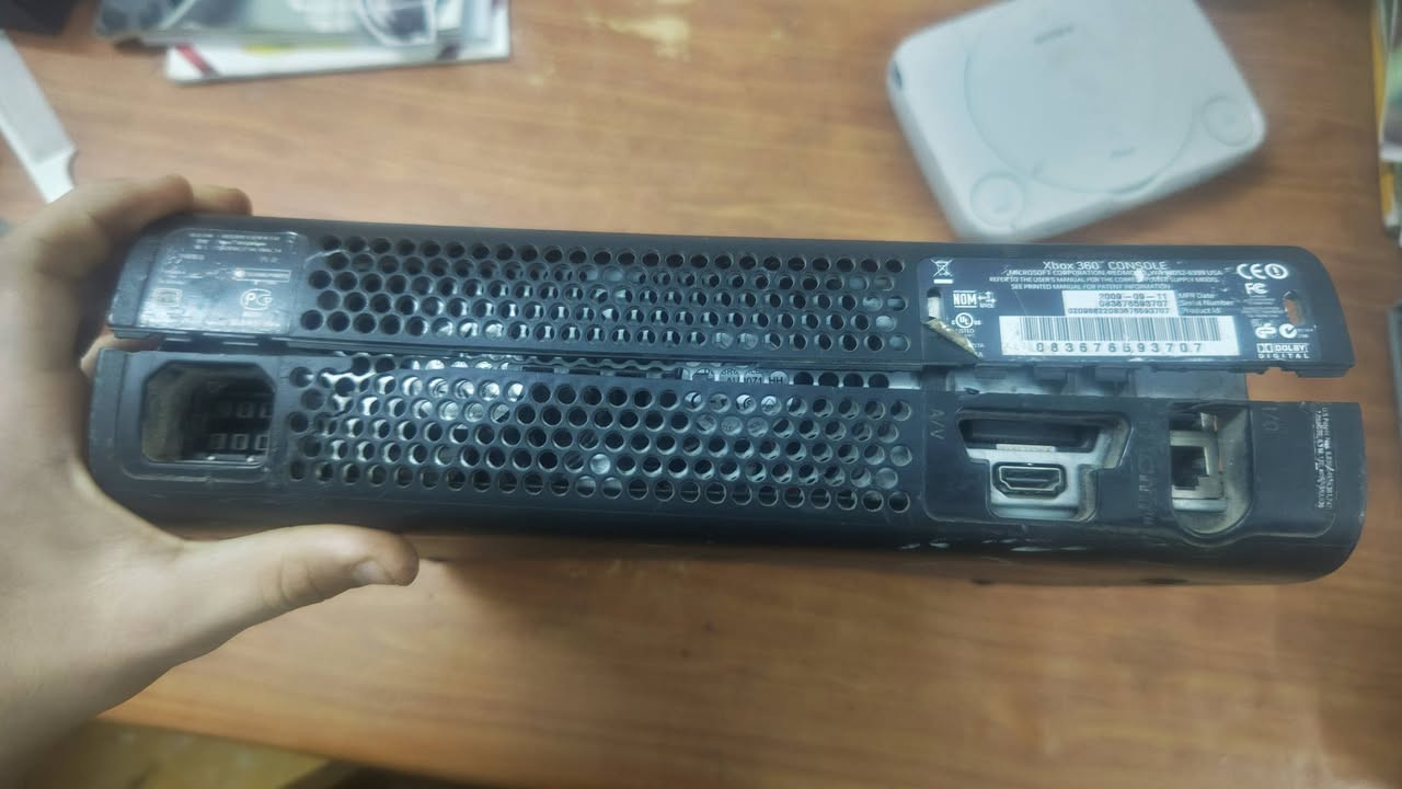 السلام عليكم Xbox 360 فات للبيع جهاز امزون غير مفحوص بدون ملحقات السعر 20 وبي مجال يوجد توصيل لكافة المحافضات للإستفسار اكثر ***********
