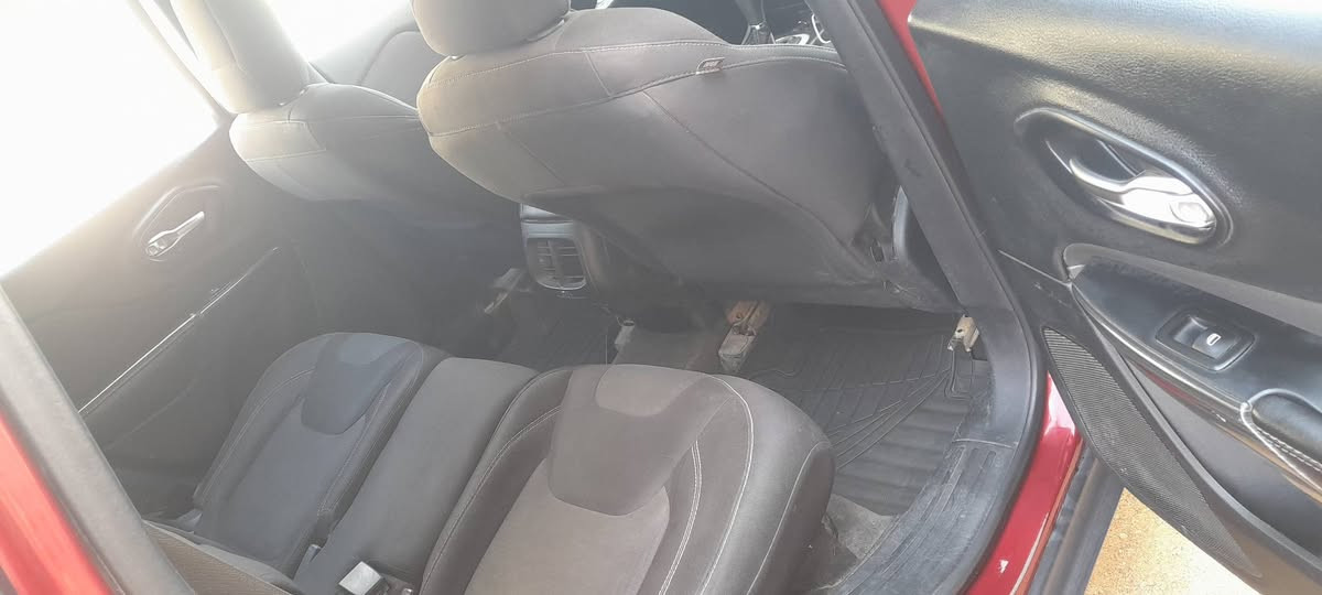 السلام عليكم..
جيب موديل ٢٠١٥ مكينه سته سرندر
صبغ جاملغ امامي بدون اي دواخل 
بصمه تشغيل عن بعد كرسي كهرباء
ابواب بصمه رقم وهزة وسنويه جدد
العنوان فلوجه السعر ١٢٠ وبيها مجال
*********** 
***********
