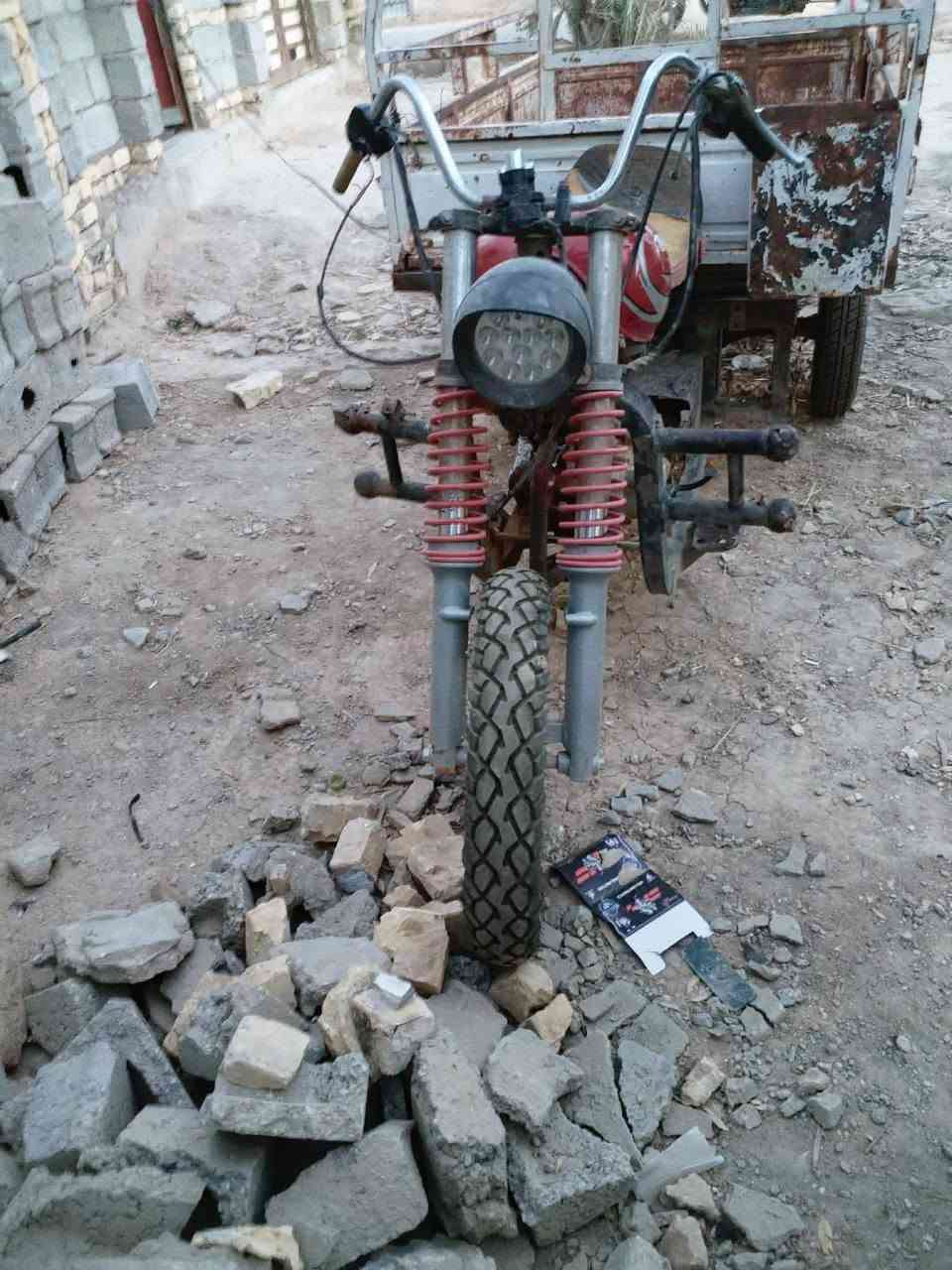 سلام عليكم ستوته للبيع امتي أر بيه اكسين جمره جديد و توايره جديد ويالي جديد ظفيره جديد ويل وتاير جديد امامي مكينه 22 شاصي نظيف ستوته كلك مكاني ديوانيه قظاه الحمزي شرقي رقم *********** سعر 450 الف
