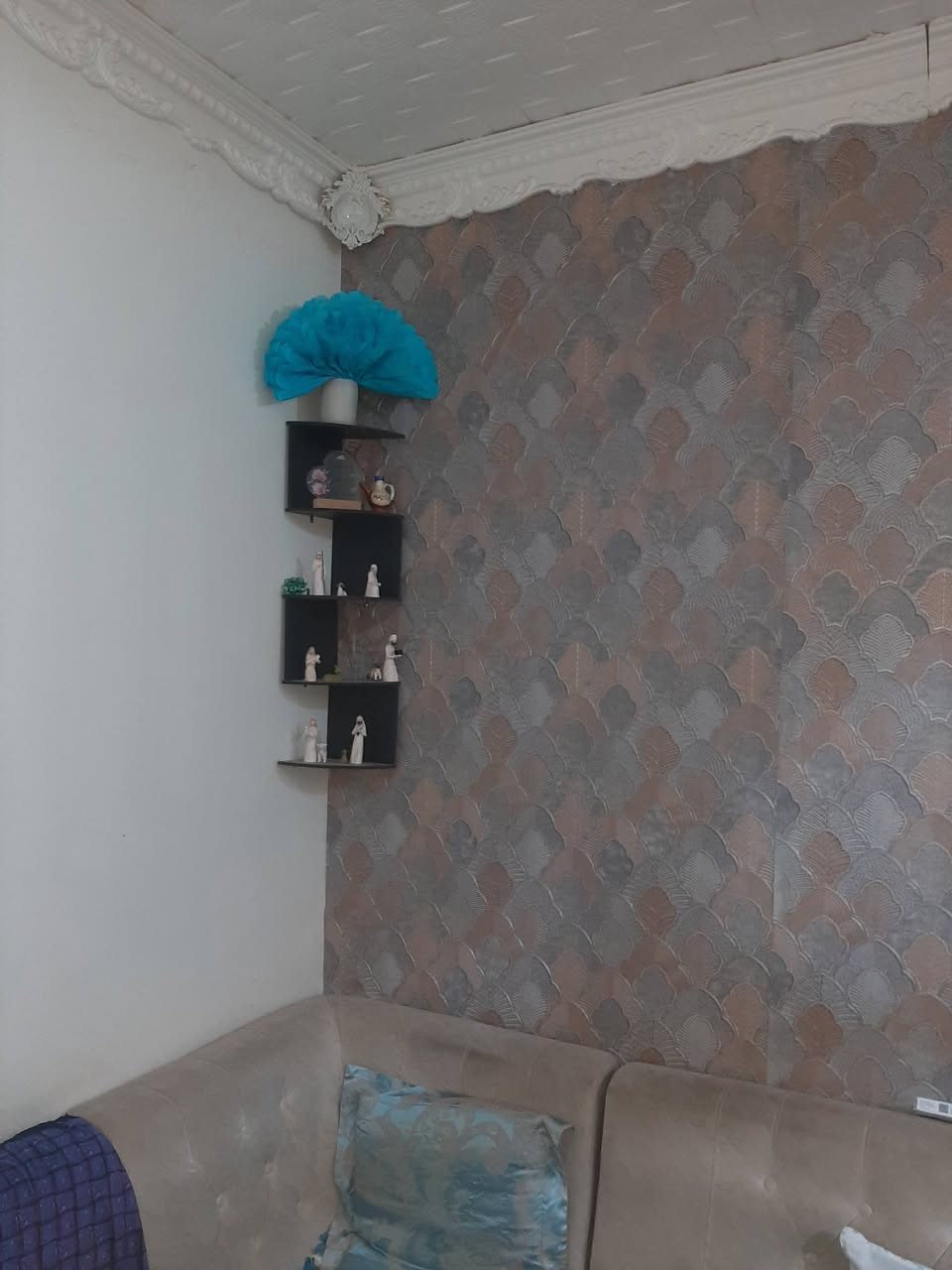 بيت عكادة ترميم جديد درجة اولى ١٢٠ متر واجه ٦ نزال ٢٠ .غرفة فوك غرفة جوة صالة استقبال منور صحيات خارجية وداخلية موقع حي اور نهاية السايدين المدرسة الايرانية خلف مكتب علي عجرش للعقارات بيت على متنزة حديق.
السعر الكلي ٢٢٠ مطلوب ٨٠ مبادرة واستلم بيدي صافي ١٤٠ مليون.
بخصوص التسديد كل شهر ٣٩٠ .
***********.
