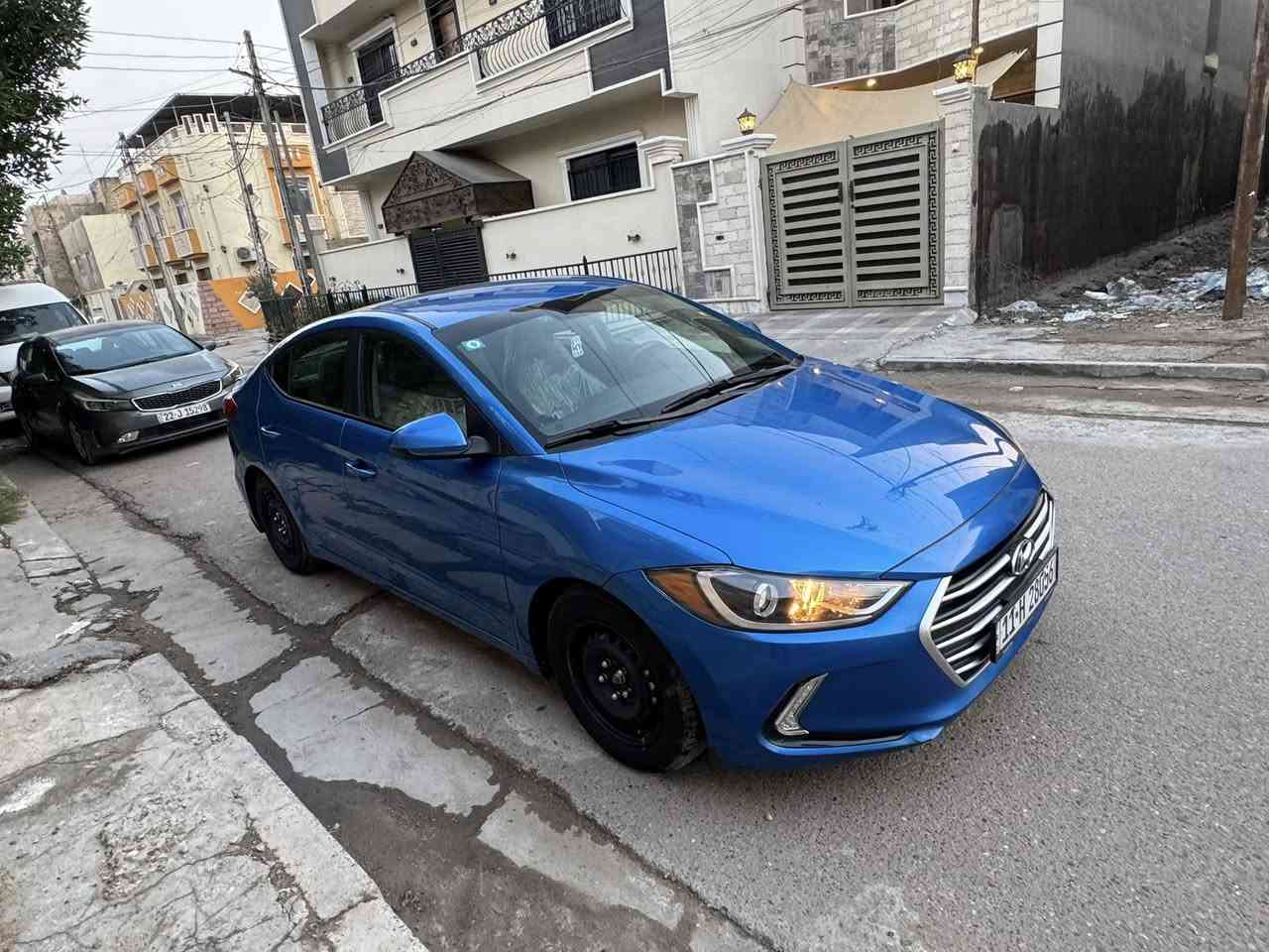 النترا وارد امريكي  موديل 17 حادث قبغ جنطه حادث خفيف بدون ايرباك رقم بغداد ماشية 82 
ليبل واحد بيها سونار 
***********
