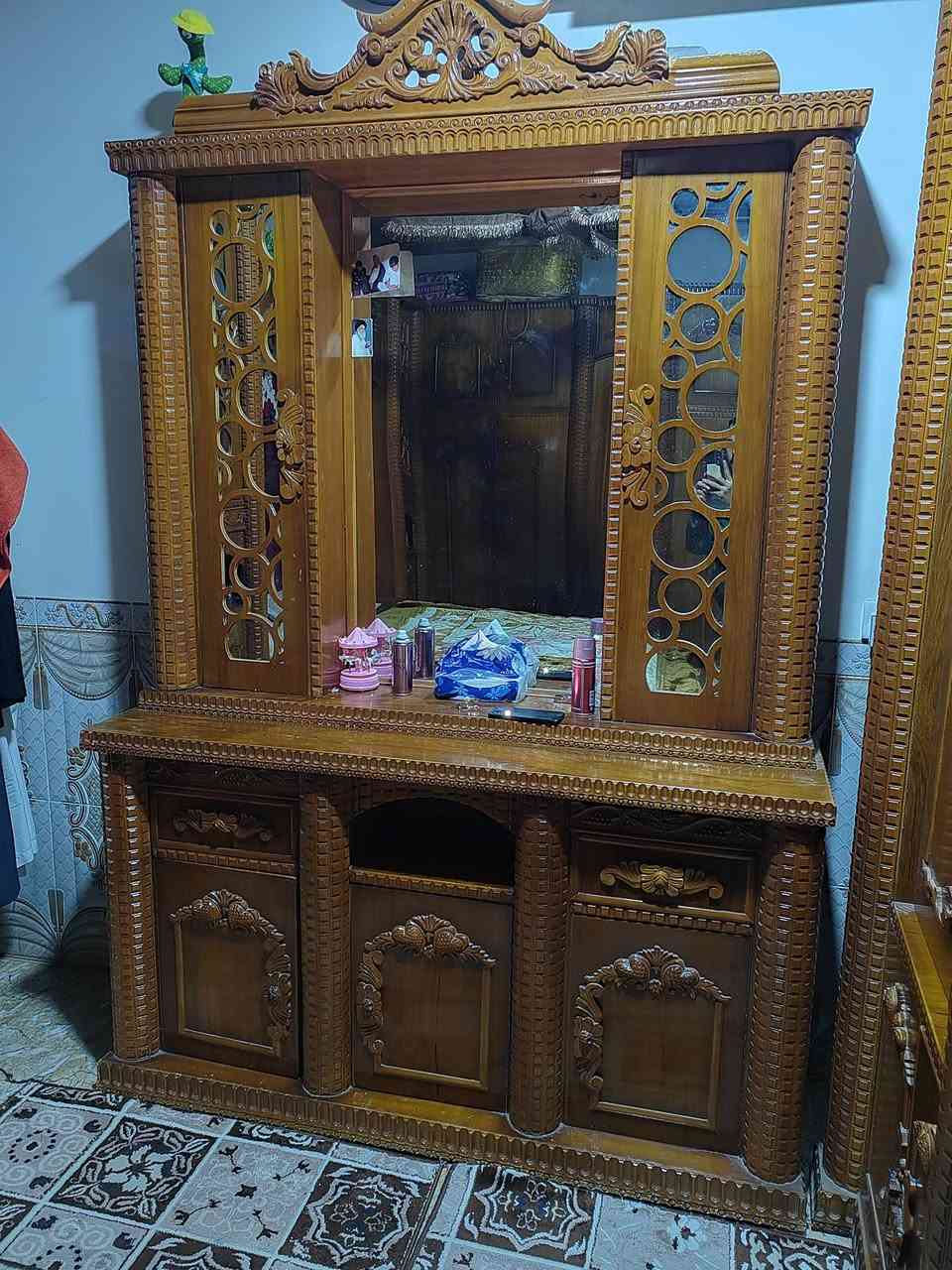 غرفة نوم مستعمل شغل ثقيل جدا حيل نظيفة سعرها مليون و٥٠ للاتصال ***********
