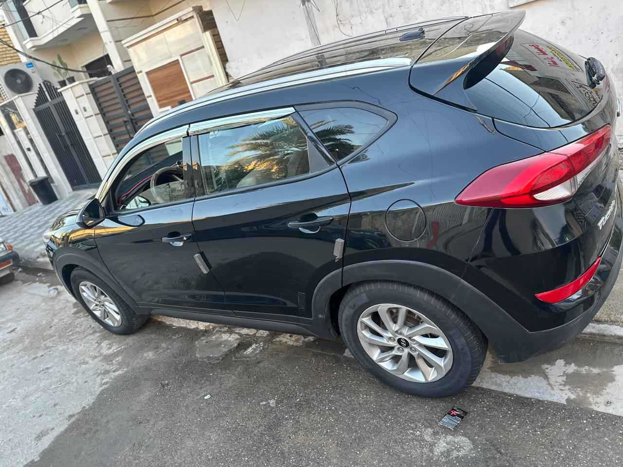 السلام عليكم
سياره توسان موديل 2016 لون اسود رقم دولي 
سليمانيه و بسمي وتحويل ثاني يوم 
محرك 2000 GDi 

وارد امريكي حادثها قبق الجنطه معمر وليس مبدل والسياره مابيها اي قطعة صبغ بس مكان الحادث بل قبق الجنطه وموجود السونار مالته 
السياره احلئ من الصور

*********** بي واتساب

السعر 162 ورقه و بيه مجال الطيبين بغداد, العراق
