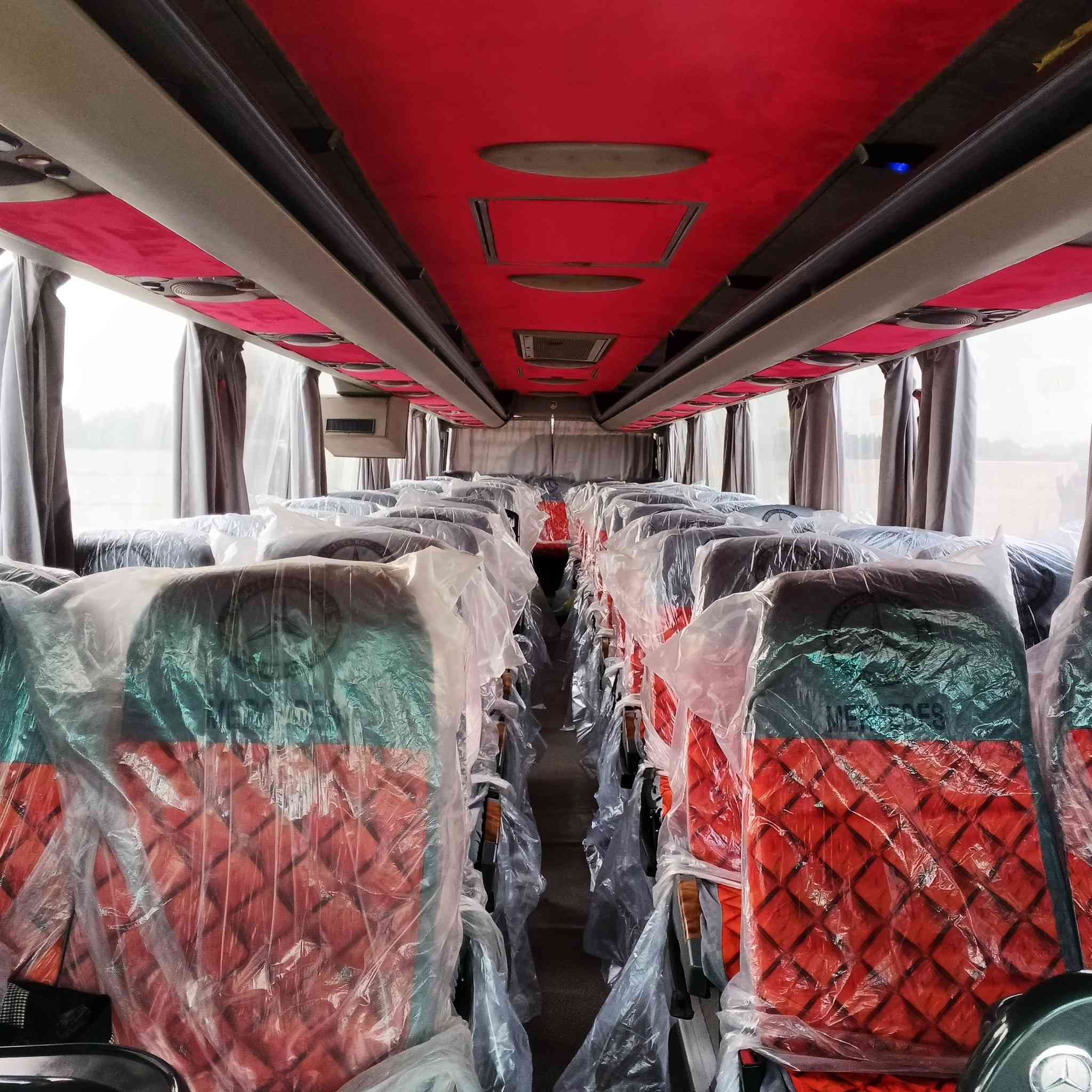 باص 403 للبيع موديل.  2003. سنويه بسمي جديده.
مكينه  جديده  كشن قبظتين
تبريد صيني  6 حار 16 بارد
رقم انكليزي مصطره شرط
العنوان كوت  تليفون 
*********** أبو مهدي
