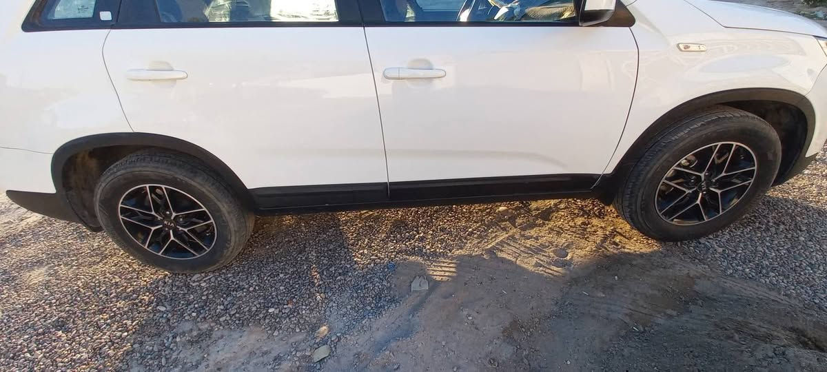 سورنتو موديل 14 خليجي سبعة راكب جدا نظيفة صلاح الدين دولي بيهة صبغ هلال الچاملغ وتبديل باب اصلي خلفي  مكينة 6سلندر السعر 175وبيهة مجال ***********
