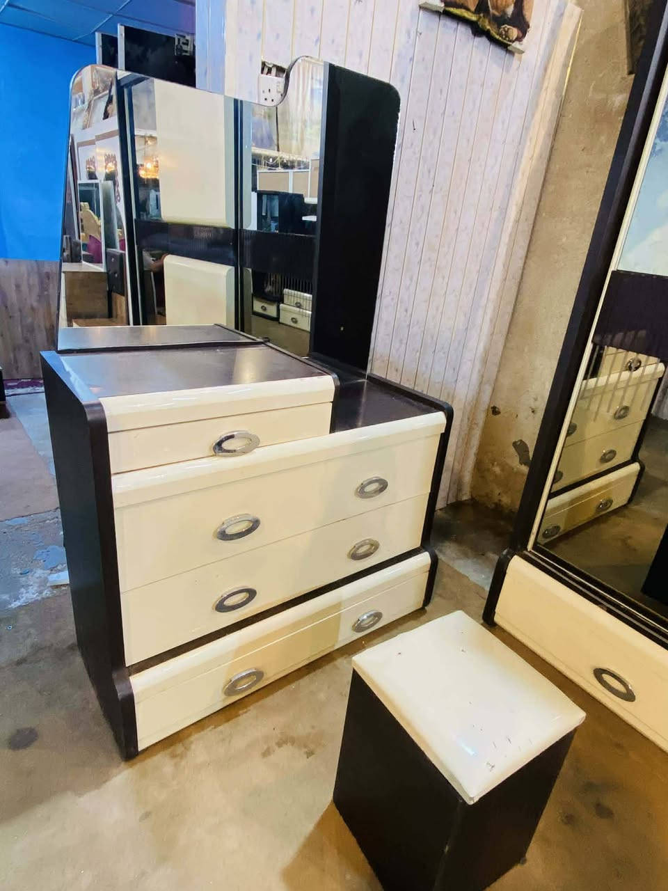 غرفة نوم تركي مستعمل
تتكون من 👈 10👈 قطع🥰
نضافة 80/%💯
بيها معرض بلازما 
السعر 👈750/ 👈ألف فقط
مع نقل وشد داخل بغداد مجاني


**إذا كنت صاحب هذا الإعلان وتريد حذفه لأي سبب، رجاءا أرسل رسالة إلى الدعم الفني**