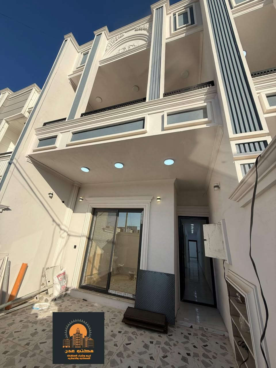 🏠دار صفر بناء حديث
   موقع مميز للبيع مقابل حديقة 
~~~~~~~~~~~
البيت فول فول✔️
نظام دكت سقف مغربي✔️
دبل جام المنيوم✔️
نظام فوتو سيل كهرباء 
~~~~~~~~~~~
طابو ملك صرف✏️📋
~~~~~~~~~~~
📐المساحه:125م
📐الواجهة :-5م
~~~~~~~~~~~
📍الموقع :-حي عدن مقابل حديقة
شارع١٠م 
~~~~~~~~~~~
💸السعر :علق تم يوصل السعر
~~~~~~~~~~~
يحتوي الطابق الاول على:-
كراج +مطبخ+استقبال
غرفة +صحيات 
~~~~~~~~~~~
يحتوي الطابق الثاني على:-
هول +صحيات + 
غرفتين نوم
~~~~~~~~~~~
~~~~~~~~~~~
للاستفسار اكثر الاتصال على
***********📱
~~~~~~~~~~~
نستقبل جميع العروض 
🏠السكنيه  🏛️التجاريه
مكتب عدن بدايه سايدين عدن مقابل مجمع جوهره
