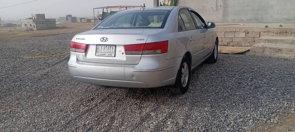 السلام عليكم سوناتا للبيع موديل 2012 شرط تحويل شرط محرك كير بيها قطعه وحده بدون داخل رش فقط محرك 2000 السعر 110 بيها مجال *********** مكان القياره
