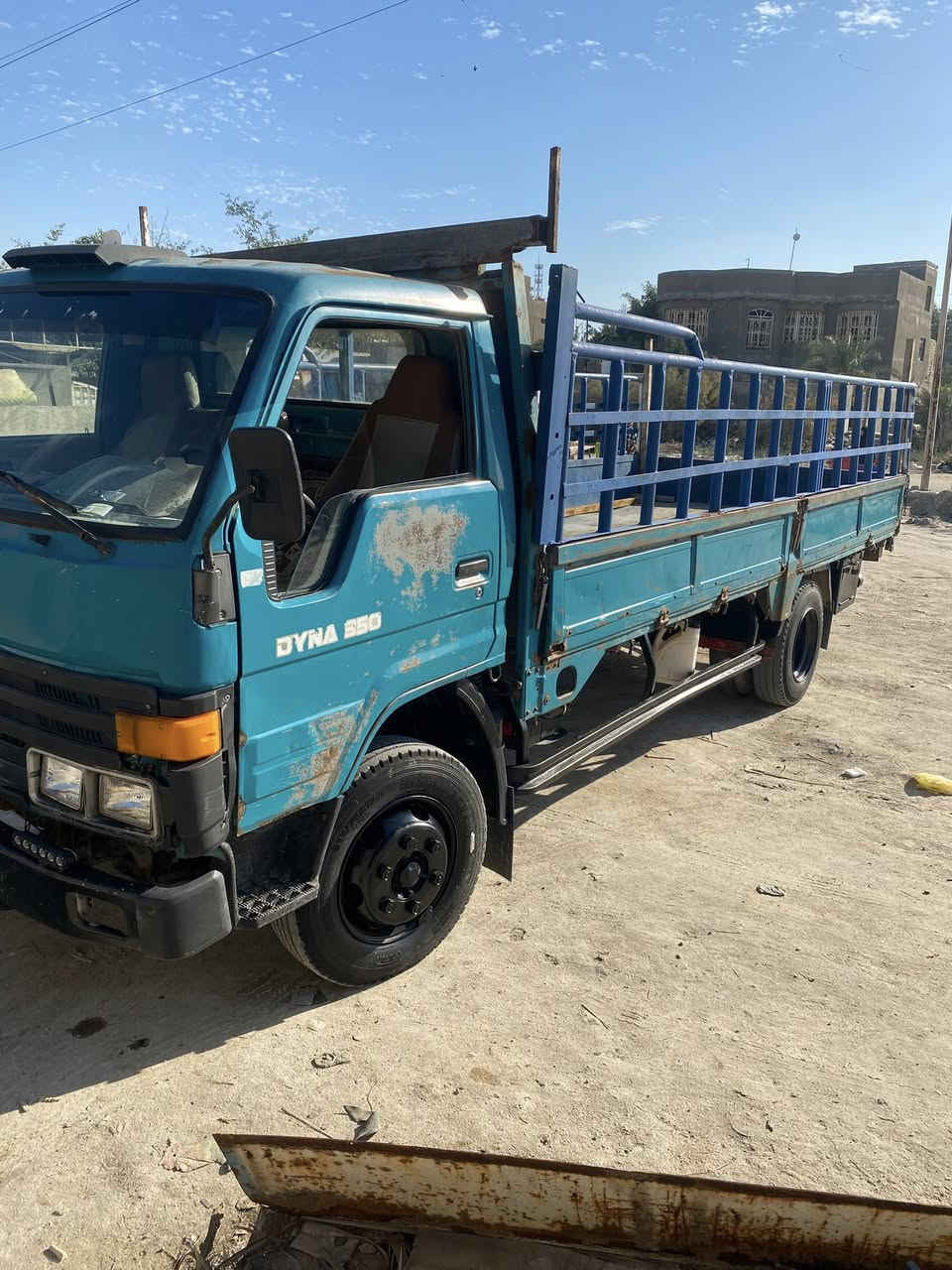 السلام عليكم للبيع تيوته رقم بصره إنكليزي تحويل ثاني يوم سياره خير من الله كبل لشقل الاستفسار اتصل ‭0772 787 0733‬
