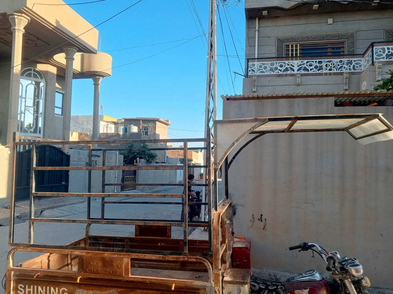 شلش للبيع اللي يحب يتصل على هذا الرقم***********
