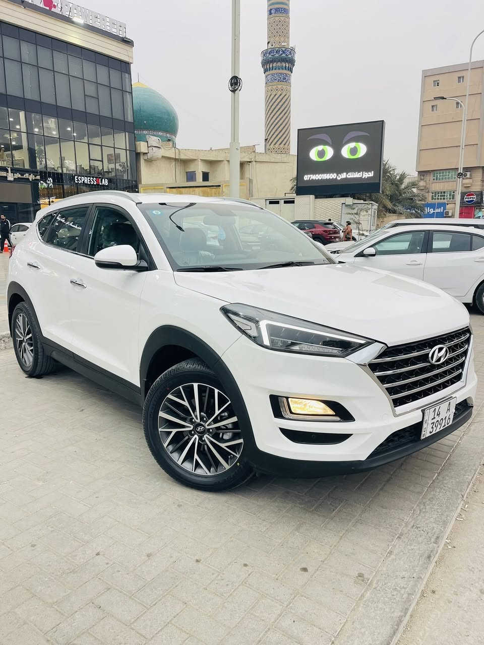 سلام عليكم 
توسان 2020 خليجي مكفوله ماشيه 75 
رقم دولي جديد وهزه جديده مكفوله ضربه وصبغ وتبديل وبارد فول مواصفات بصمه سايد بريك رجل كشنات ثنين كهرباء جلد بقلاوه شاشه بلاد كار بلي تحكم ستيرا تبريد ثلاث قطع خلفي وجكمجه تخم تاير جديد سبير مانازل حساسات امامي خلفي وعدسات زنون ومري شفط اريل نفكيشن رادار وبقيه المواصفات واضحه بالصور 
مكاني البصره الجبيله 
للاستفسار 
***********
