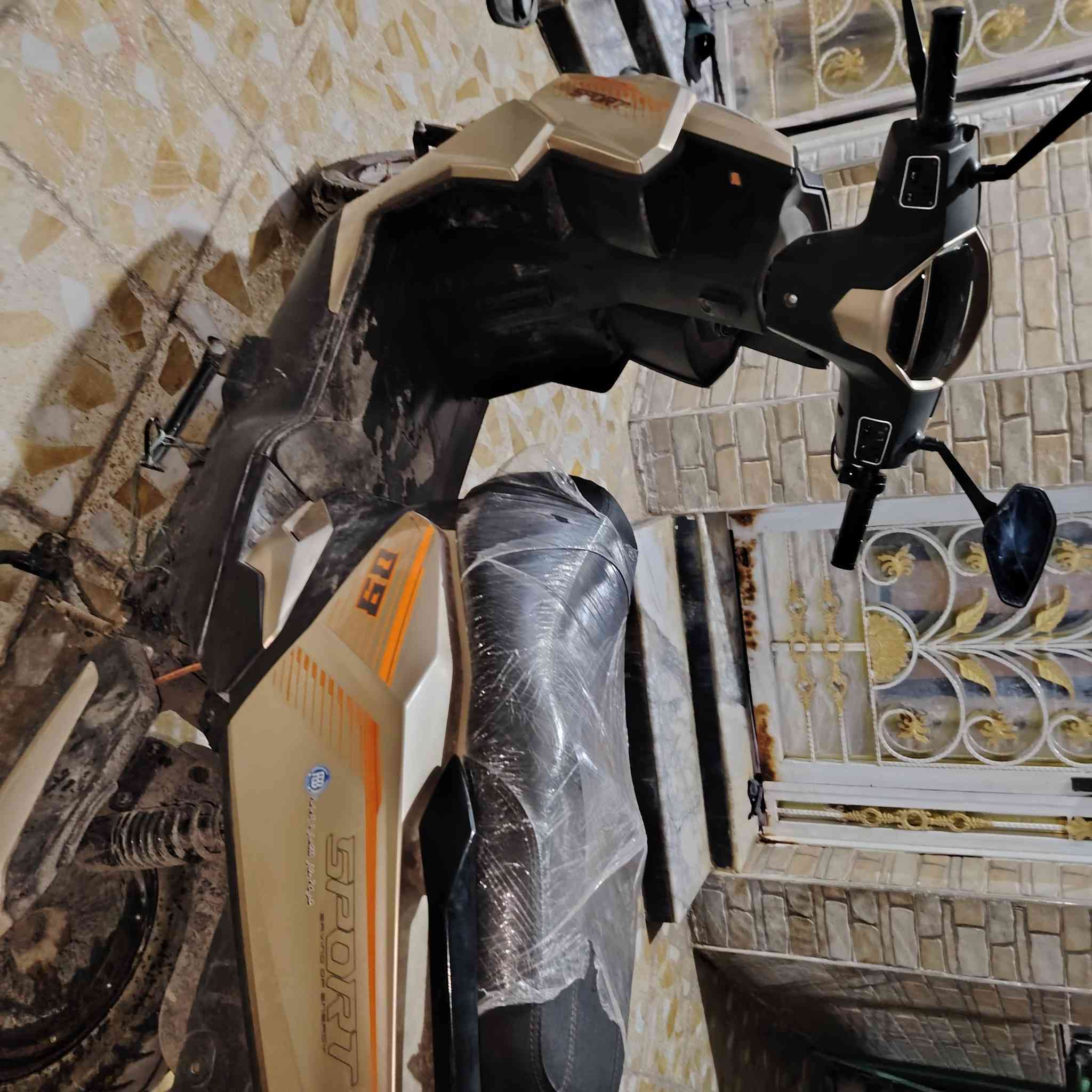 دراجه شحن نظيفه استخدام شهر بل حقيقه احلا بيه سويجين وبصمتين لايت زنون عالي وناصي ومنفذ شحن
سعر 850 وبيه مجال مكاني رميثه للاتصال ***********
