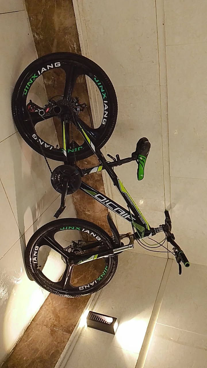 بايسكل نظيف برازيلي حجم 26بريكات يشتغلن دبلات يشتغلن بايسكل نظيف الى درجة: الرقم***********: الشعب شارع الصحه مقابل محمدالكردي السعر خاص
