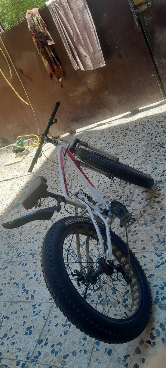 سلام عليكم بايسكل دبابة للبيع جديد كير عكرب بريكات تايرات كلهة جديدة مكان بغداد شعلة الرقم *********** موجود واتساب
