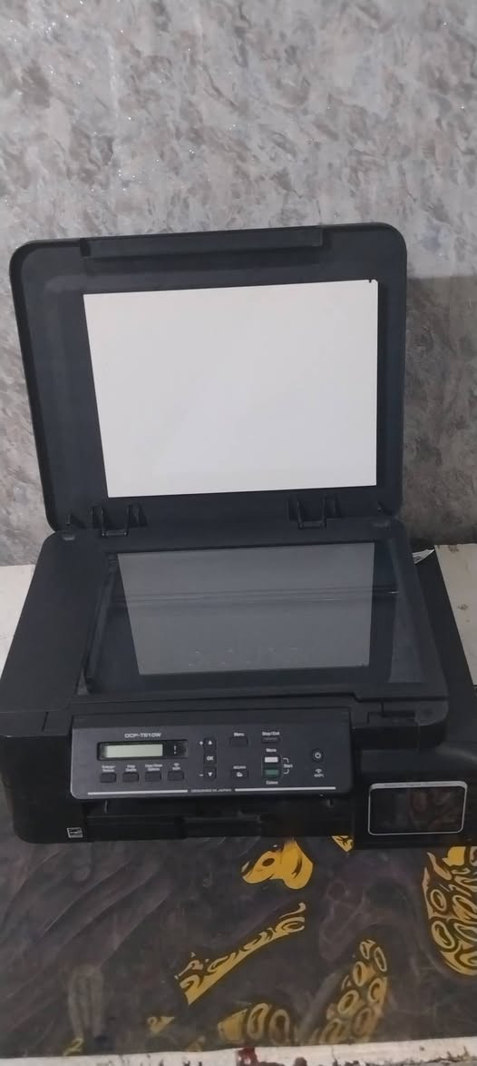 سلام عليكم طابعةBrotherT510W
للبيع شغاله اي عيب مابيها دقتها حلوه 
الحبر بيها استخدام منزلي لطبع ملخصات
ملون وعادي تربط حاسبة وتليفون
المكان بغداد البلديات
السعر 80 قفل
يوجد توصيل حسب الانتفاق. 
***********
متواجد خاص واتساب و انتصال.
