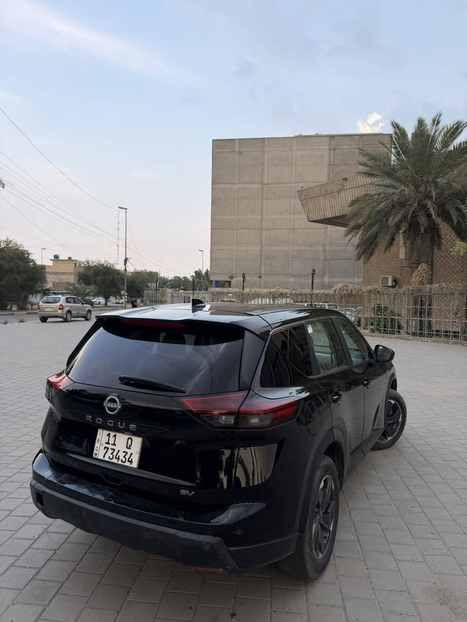 السلام عليكم
نيسان روج SV 2025
وارد امريكي ماشيه 10 الاف فقط 
حادثها خلفي بدون ايرباك صور الحادث موجودة 
رقم بغداد تحويل ثاني يوم 
مكينة 3 سلندر توربو 
بصمة تشغيل
بصمة ابواب 
جنطة كهرباء 
كرسي السائق كهرباء 
اوتو هولد 
مود قيادة 3 
سايد بريك بصمة
فول تحكم ستيرن 
شاشة
كامرة خلفية
حساسات 
رادارات
توقف ذاتي 
داخل لونين 
تشغيل عن بعد 
مواصفات sv المعروفة
السعر 164 ورقة وبيها مجال 
مكان السياره بغداد شارع فلسطين
*********** 
***********
