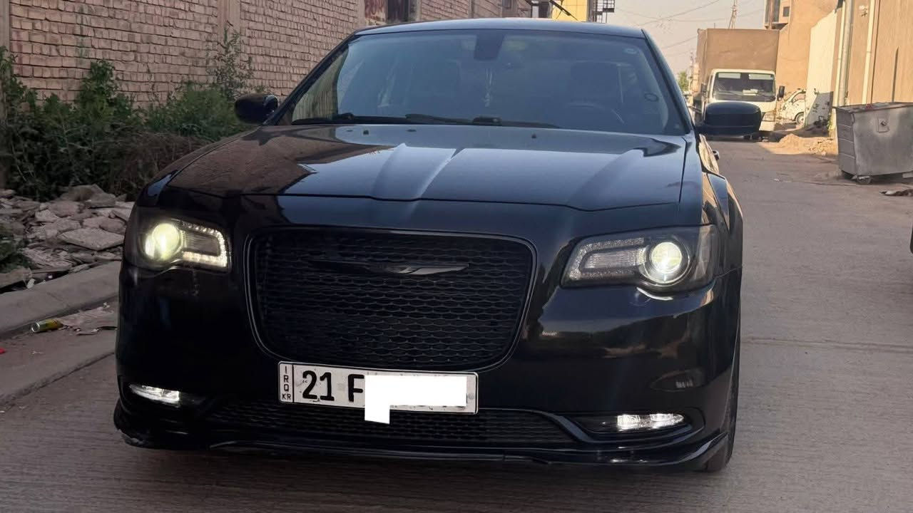 (السلام عليكم ورحمة الله وبركاته)
للبيع Chrysler 300 كندي
الموديل: 2015

📌 رقم سليمانيه بأسمي ورقم وسنوية جديدة

🔧 المحرك: 3600 / V6 + Two Wheel

✨ المواصفات:

* فتحة سقف بانوراما
* كشن حضن
* شاشة كبيرة + كار بلاي
* دمام
* سماعات Alpine
* نظام سبورت
* مثبت سرعة
* ويلات 20 إنج
* شفتات ستيرن
* تدفئة كشن
* ومواصفات هواي 

📍 الموقع:الصويره

📞 رقم الهاتف:
***********

السعر/210 وبيه مجال 

🛠️ الملاحظة:
كفالة عامة السياره فقط صبغ دعاميه لجماليه
