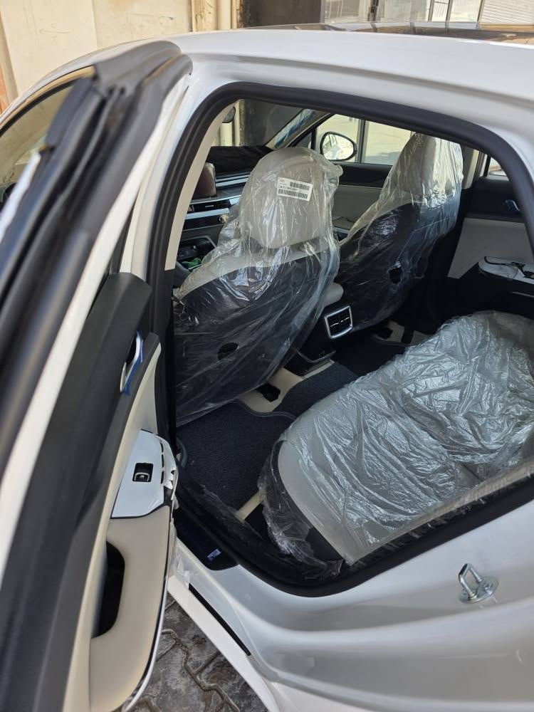 السلام عليكم سياره للبيع كي فايف ٢٠٢٦ كفاله عامه ماشيه ٤ الاف فول مواصفات المكان كوفه شارع المعمل رقم الهاتف *********** النجف, العراق
