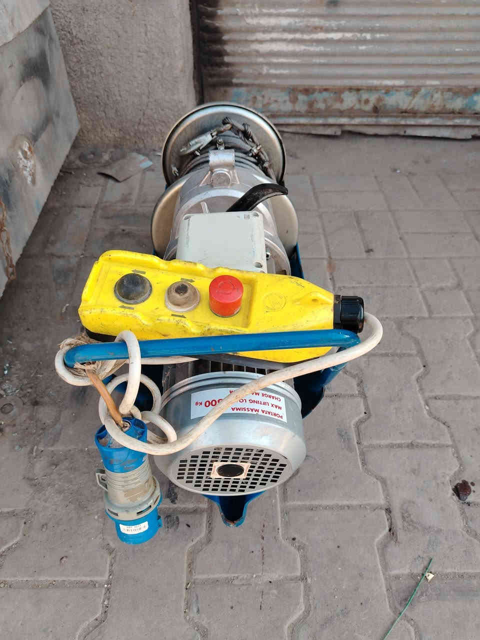 ونج ايطالي اللبيع هوة وسكلتة 
***********
