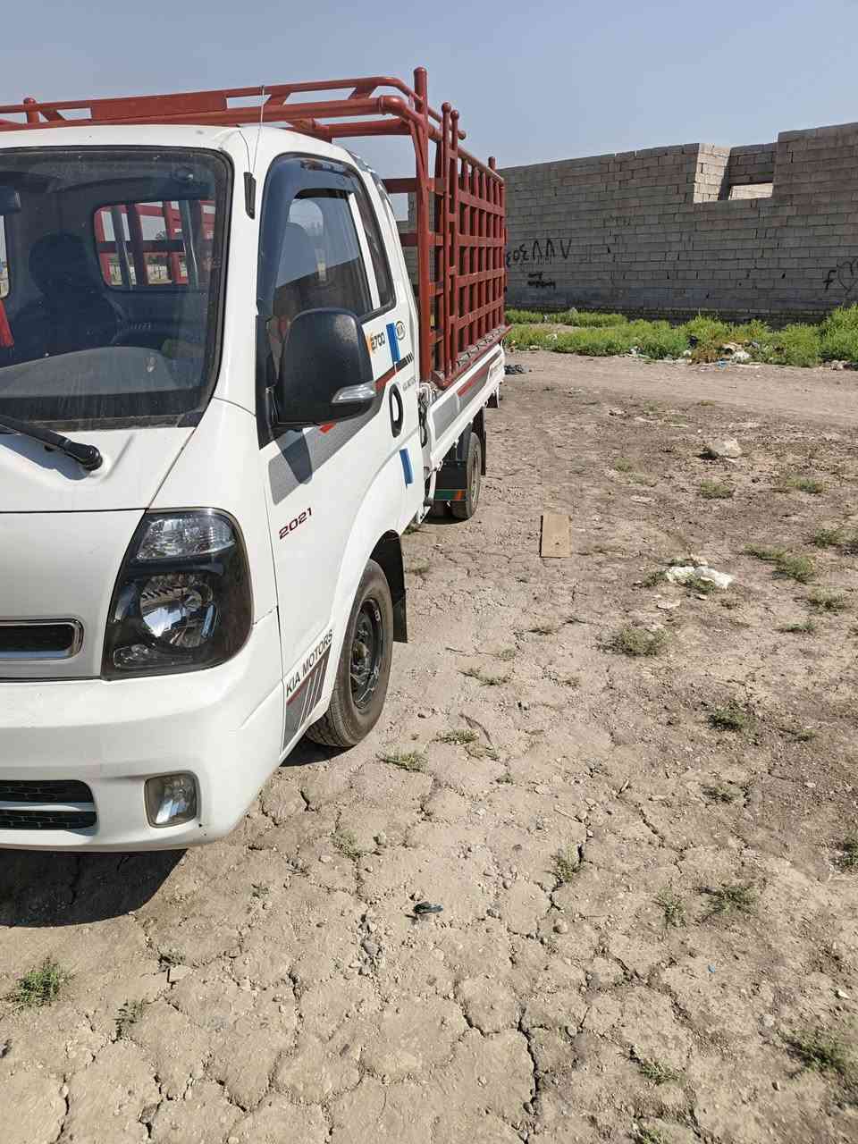سلام عليكم كيا بنكو 2700 لا طربه ولا تبديل بيه فقط دعاميه مبدله مكينه كير اكسل تخم تاير محجر تفصال بوري سنويه بسمي تحويل ثاني يوم فقط تبريد نقص سعره 120ورقه  مكاني بغداد تقاطع درويش *********** موديل 2018
