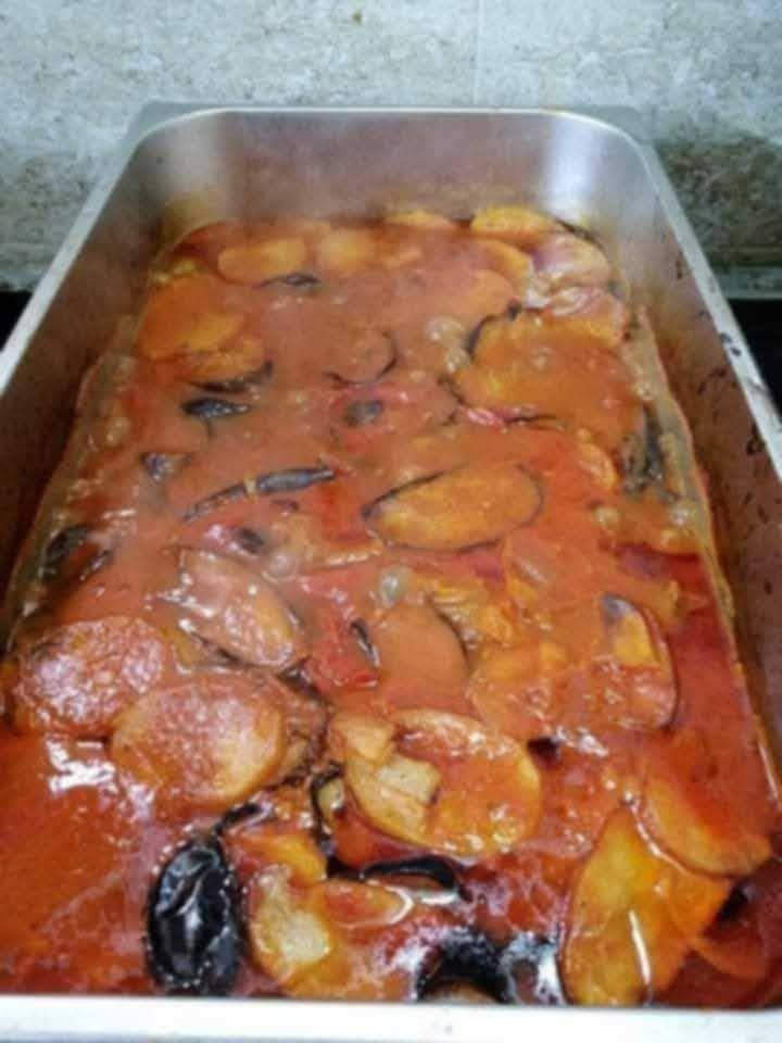 السلام عليكم اليوم السبت والعرض فد شي تمن مرق بأنواعه ٢٠٠٠دينار وخدمه التوصيل ***********
