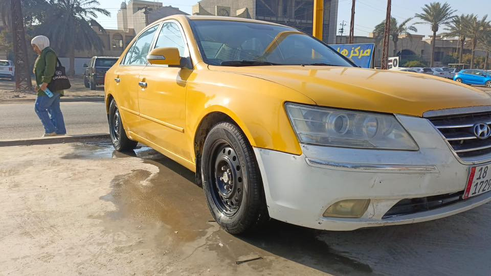 السلام عليكم للبيع سوناتا موديل 2010 كوري 
محرك 2000 محرك كير بشرط رقم بابل انكليزي باسمي جديد هيئة وغرامة مصفرة سعرها 83 ورقة وبيها مجال حك الجية 
للاتصال/ ***********
مكاني بغداد الغزالية
