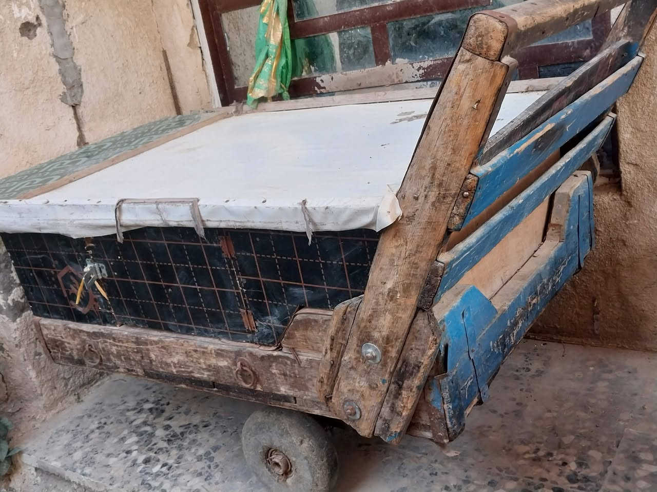 سلام عليكم عربانه عمل للبيع
@الجمبع


**إذا كنت صاحب هذا الإعلان وتريد حذفه لأي سبب، رجاءا أرسل رسالة إلى الدعم الفني**
