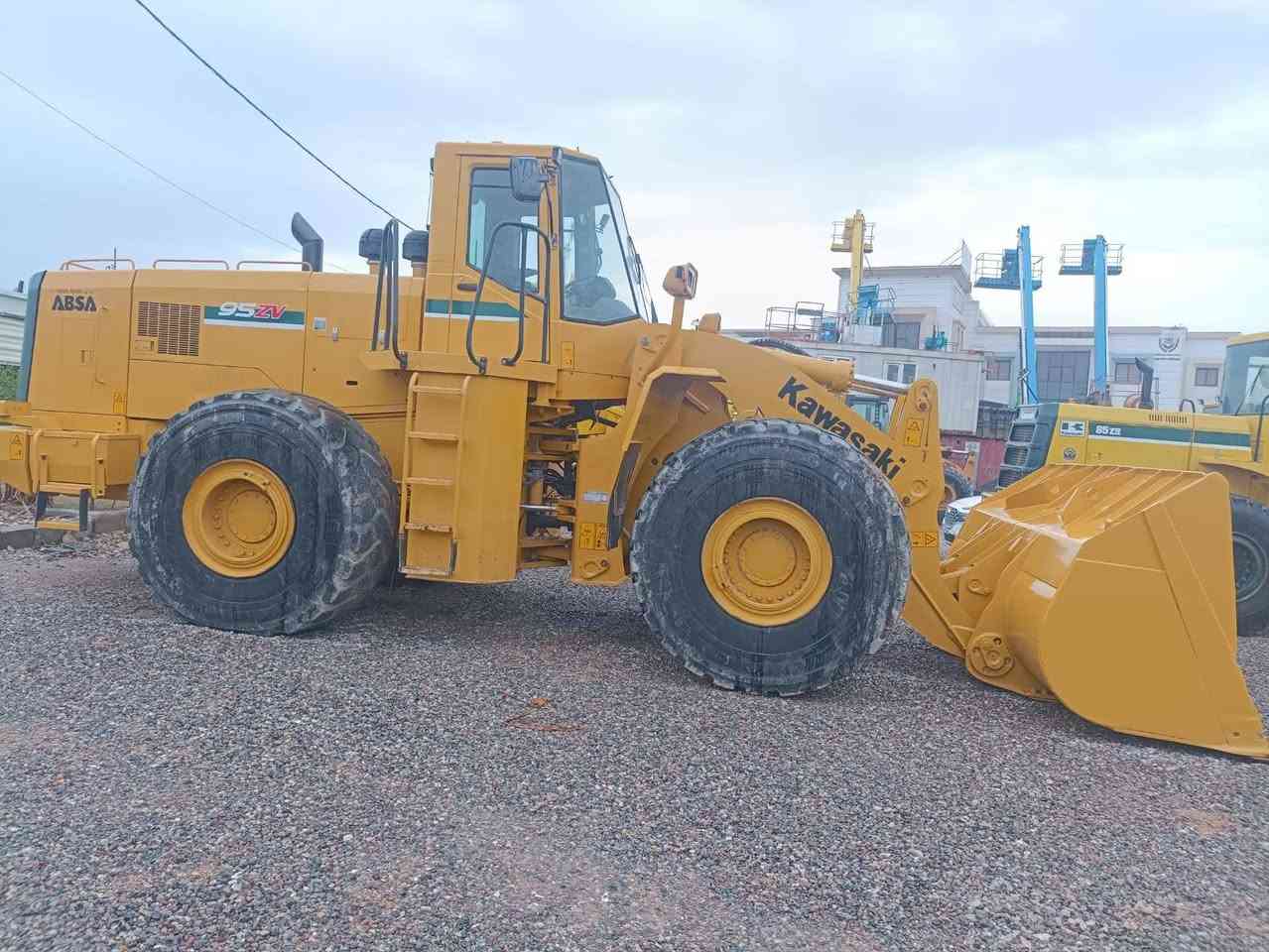 السلام عليكم شفلات Kawasaki العدد اثنان حجم 90ZVوحجم 95ZV
الاستفسار الاتصال على الرقم التالي ***********
