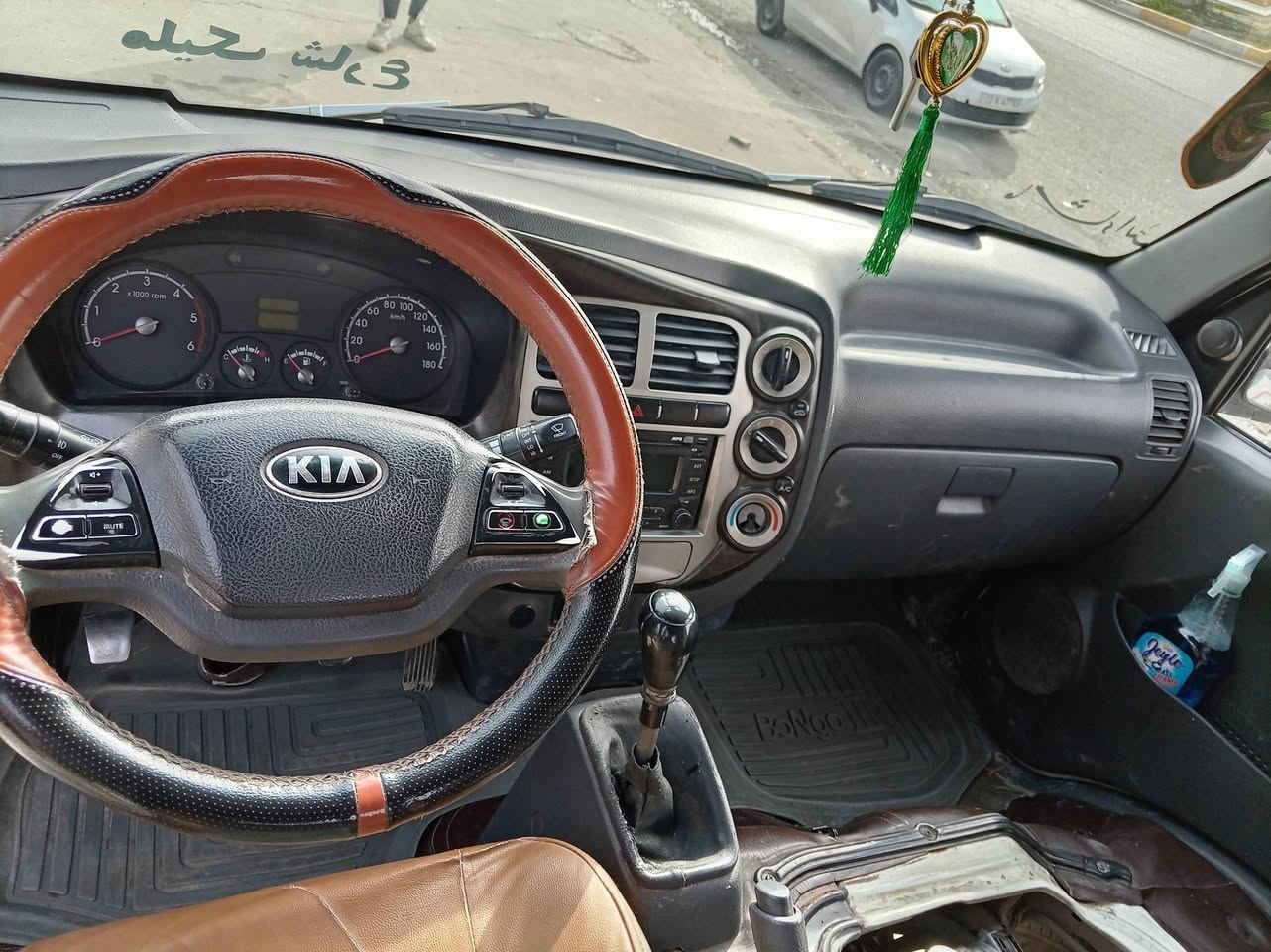 السلام عليكم كيا حمل 2700 للبيع موديل 2016  كير محرك بشرط تحويل ***********
*********** وتساب
