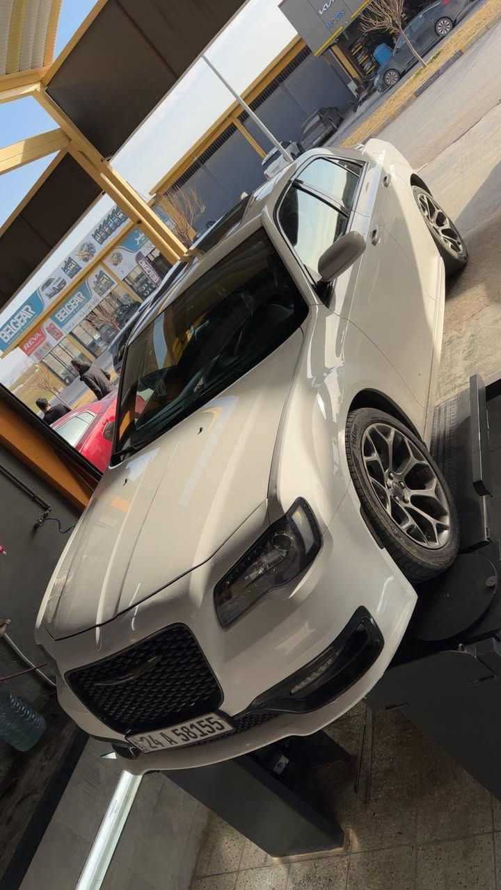 للبيع كرايسلر 300s كلين مكانين بارد فول مواصفات موديل 2017 محرك 6v ماشية ١٢٨ مايل مكان سيارة دهوك ***********
