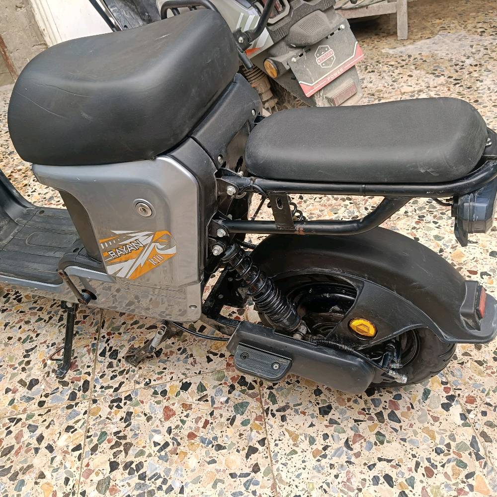 المشتل شارع لمطبك 
دراجه شحن نضيفه
