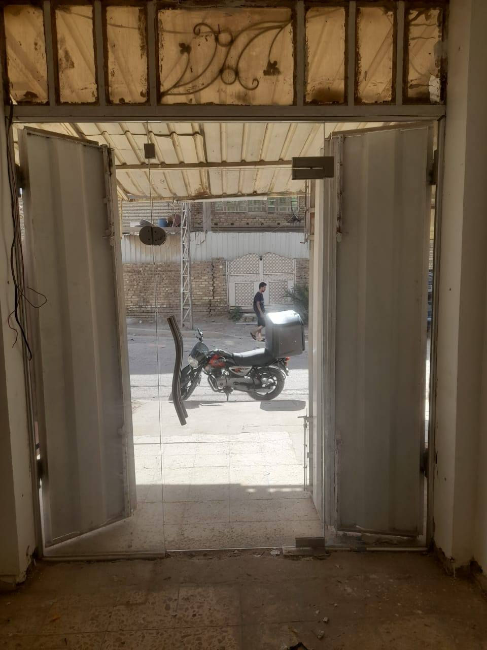 السلام عليكم
جام خانة جديدة صارلهة عشرين يوم من مشدودة العرض مترين وشوية والطول مترين ونص 
السعر 300 وبيهة مجال مكانهة الامين الثانية 
***********
واتساب ***********
